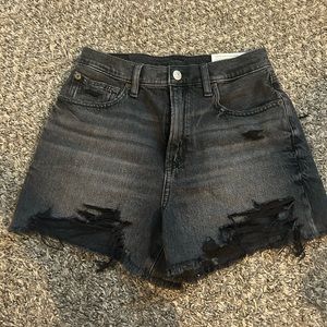 American eagle 90’s boyfriend short